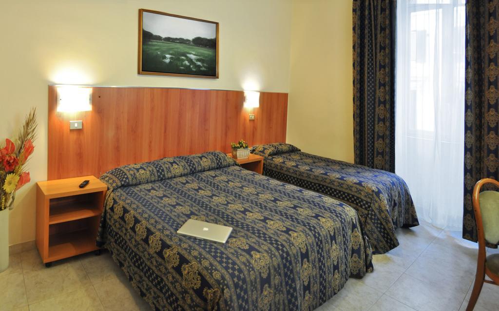 רומא Hotel Fiorenza חדר תמונה
