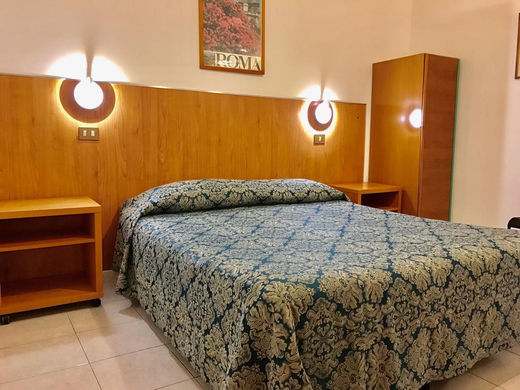רומא Hotel Fiorenza מראה חיצוני תמונה
