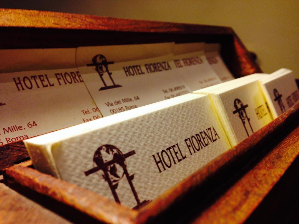רומא Hotel Fiorenza מראה חיצוני תמונה